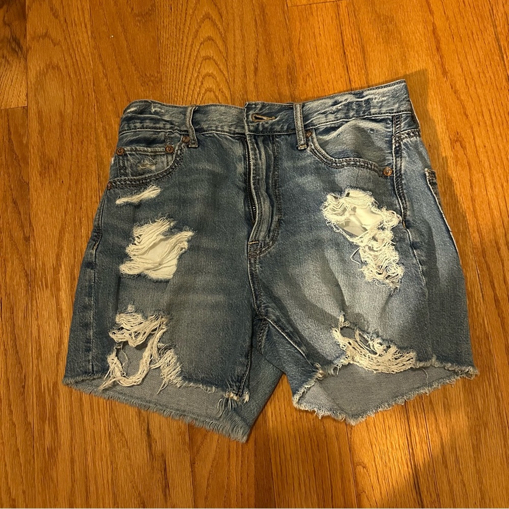 American Eagle 90s Boyfriend Shorts - Picture 3 of 7